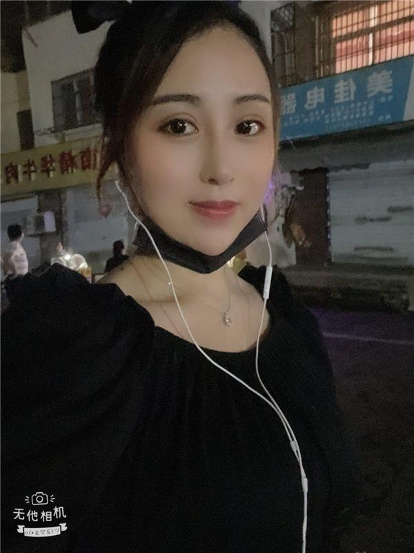 青羊区富力中心御姐型美女