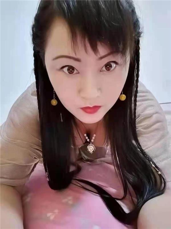 少妇35左右。挺紧，服务不错 不催