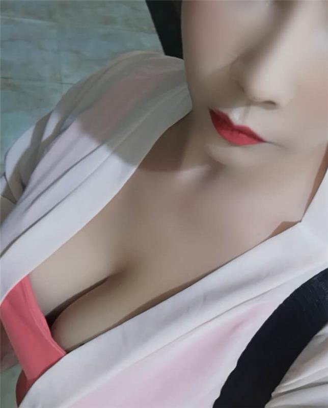 童颜巨乳的小骚妹