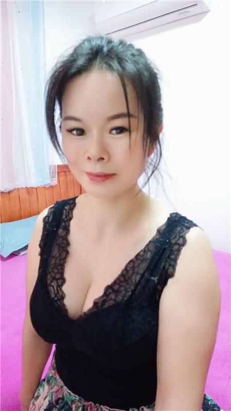 建邺中项服务系妹子