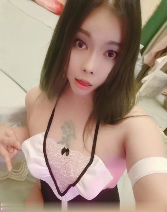 女仆李源源.