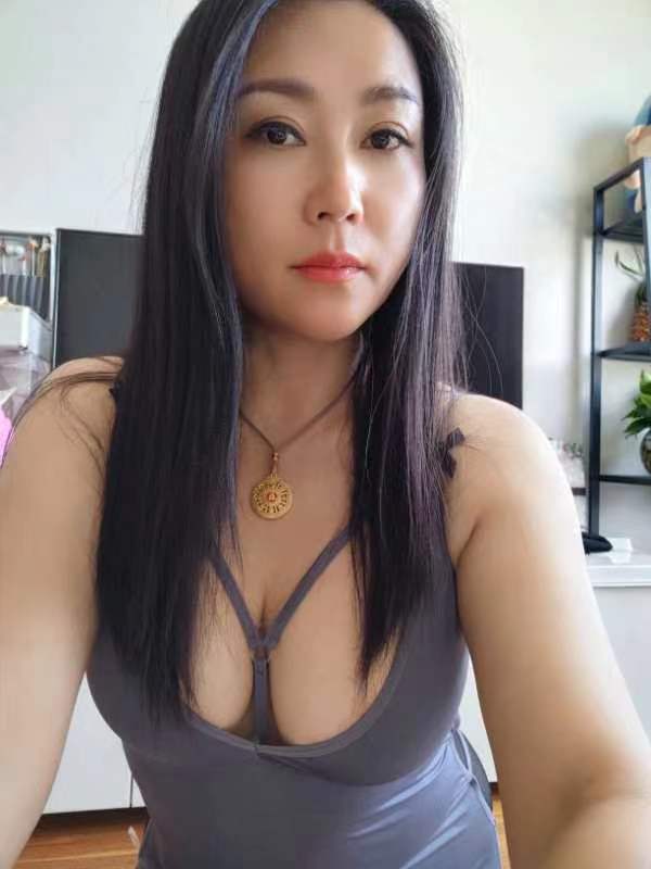 沈阳巨乳翘臀少妇