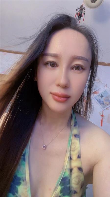 甜美温柔少妇