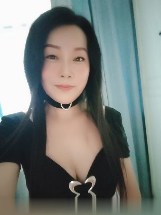 长宁淫荡骚货人妻